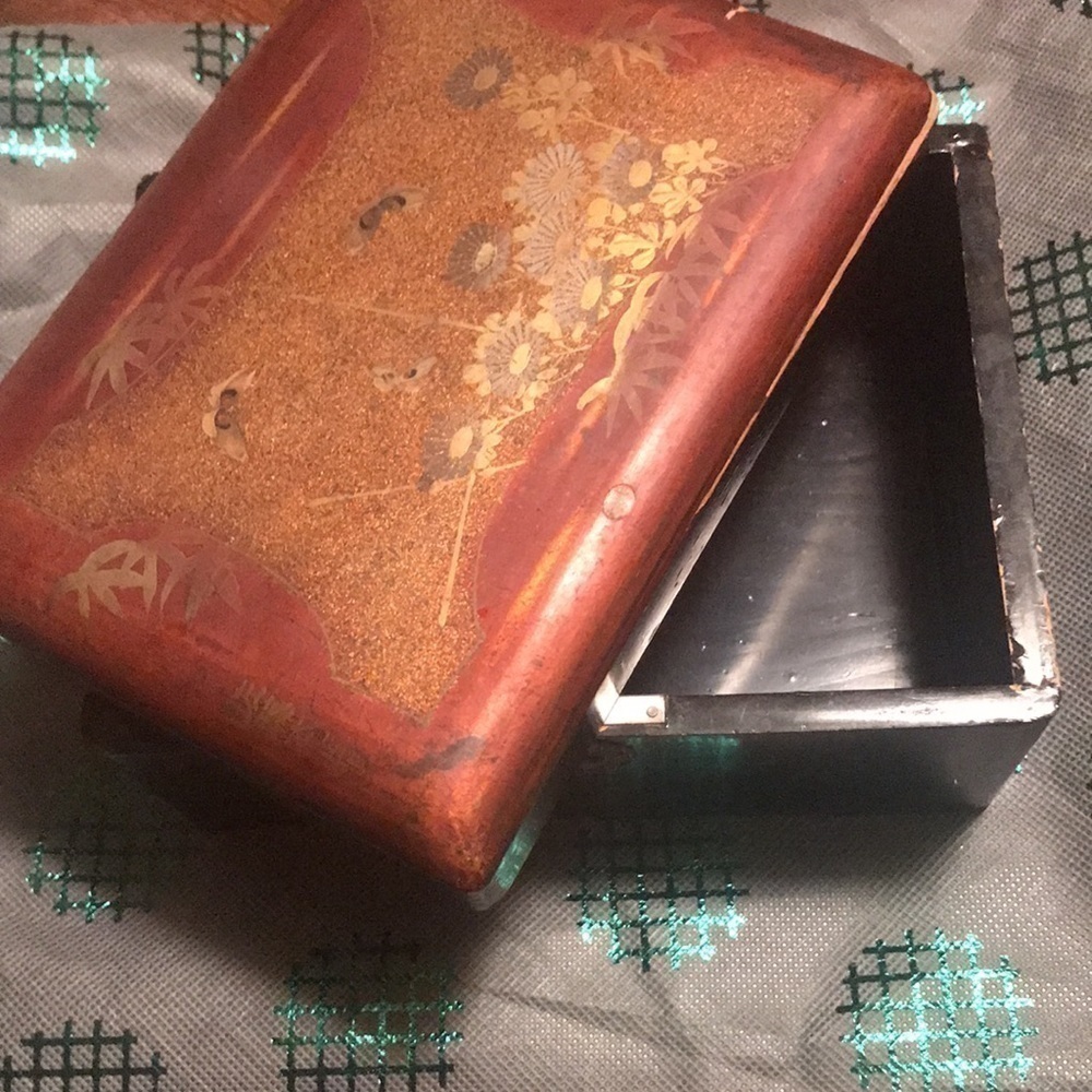 JAPANESE Lacquer Box - Picture 2 of 8